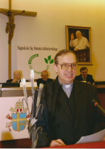 Uzasadnienie Nagrody prezentuje ks. prał. Ireneusz Juszczyński